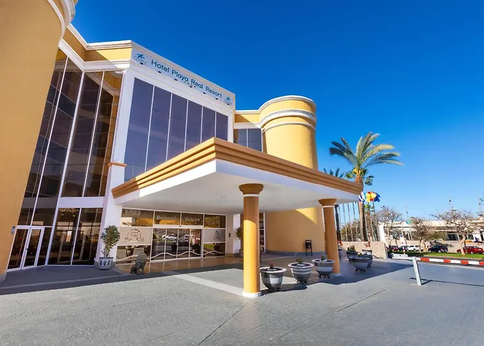 Chatur Playa Real 4* 아데제